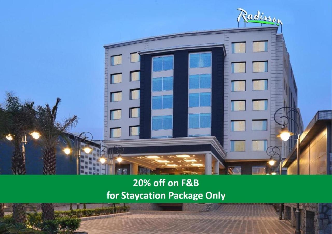 Radisson Chandigarh Zirakpur Hotel Exterior photo